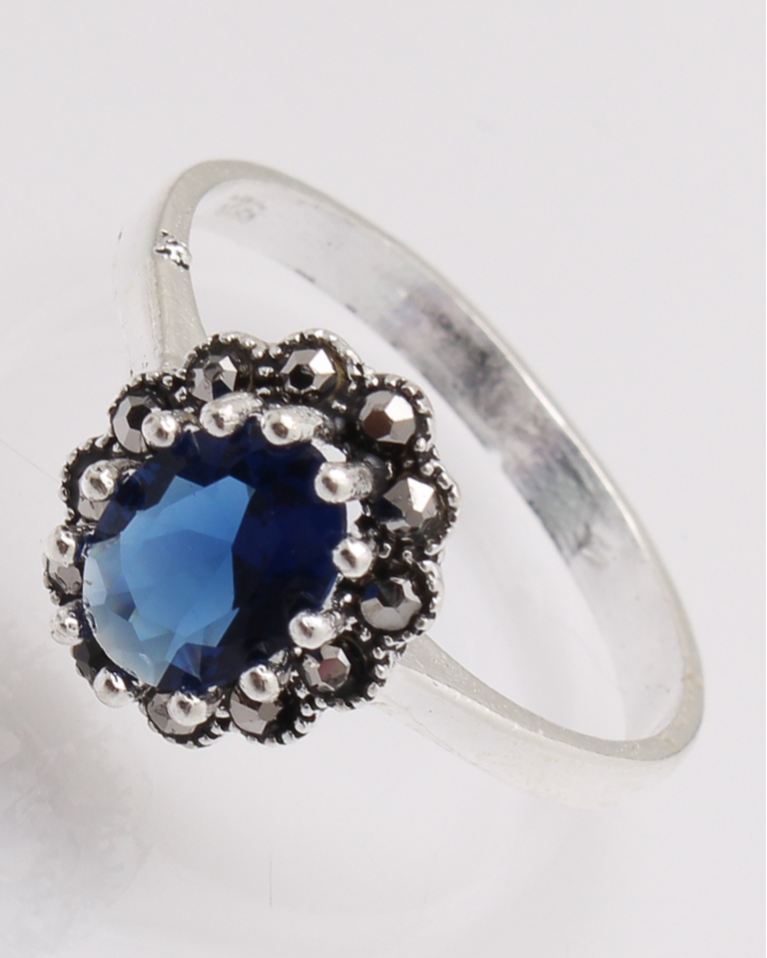 Inel argint cu piatra albastra si marcasite cod 1-26959, gr2.6