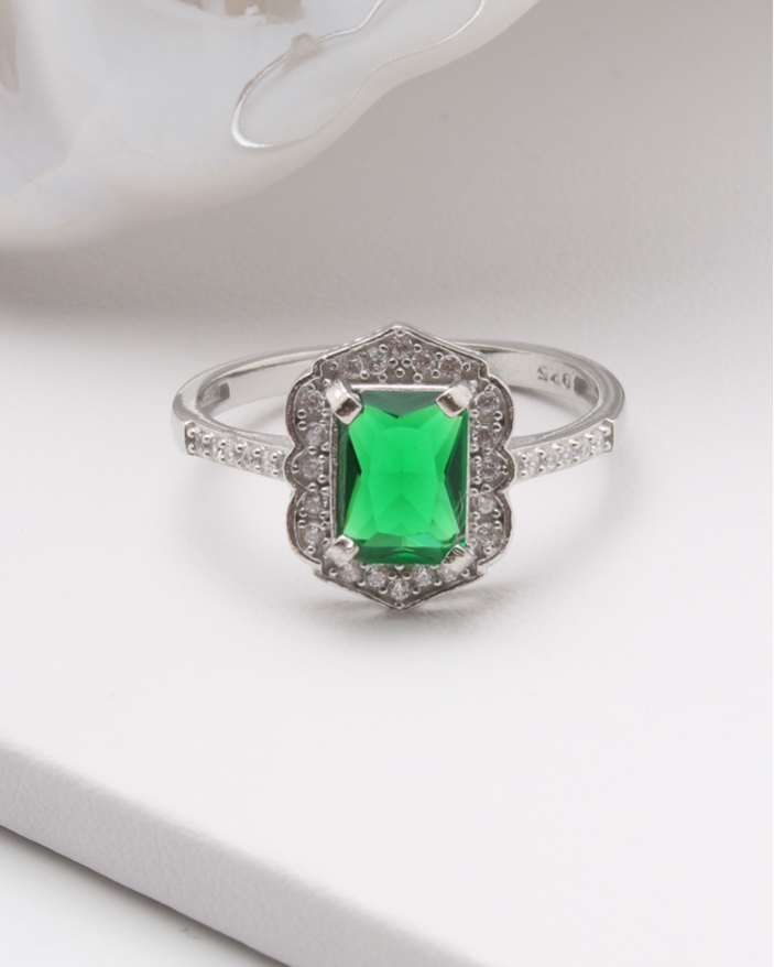 Inel argint cu piatra verde cod 1-45426, gr2.5
