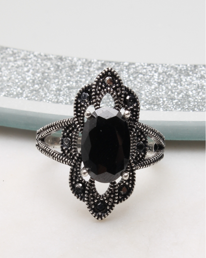 Inel argint cu marcasite cod 1-50929, gr4.9