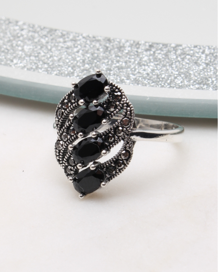 Inel argint cu marcasite cod 1-50964, gr4.1