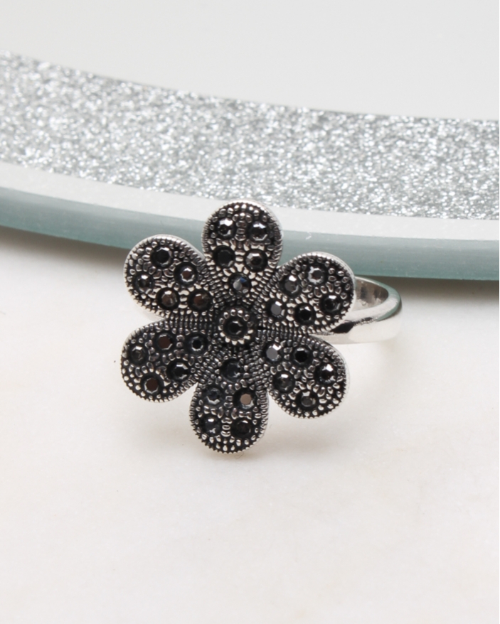 Inel argint cu marcasite cod 1-50975, gr4.8