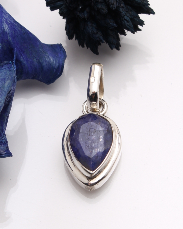 Pandantiv argint cu radacina de safir cod 6-40580. gr3.1