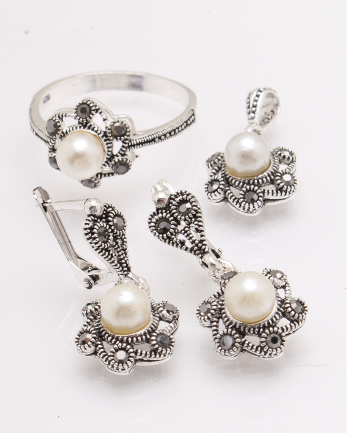Set argint  cu perle cod 3-27562, gr8.5